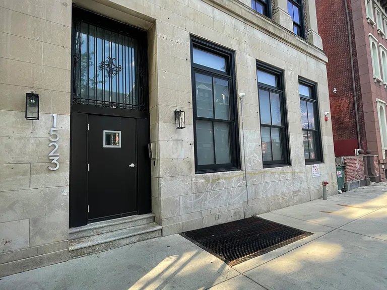 1525 W Girard Ave #BB4 — Photo 15