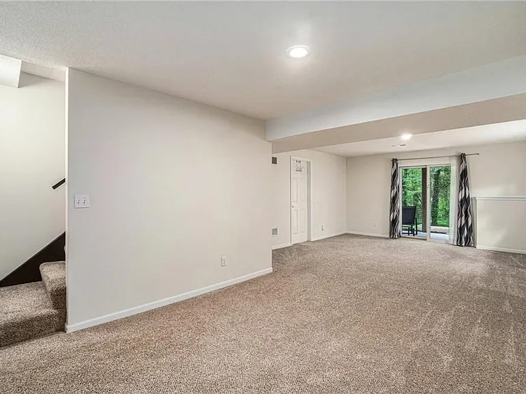 1853 Chickadee Dr — Photo 14