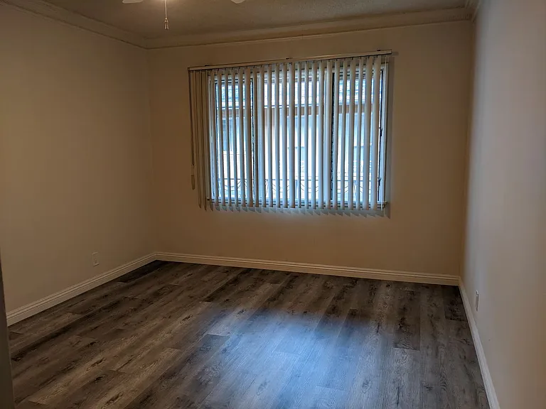 244 N Oakland Ave — Photo 13