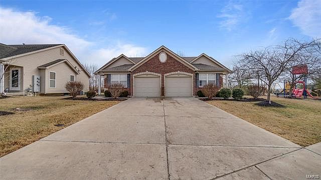 1st image of 512 Newcastle Dr