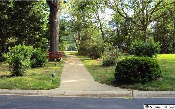 4th image of 5 Wintergreen Lane #B