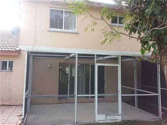 3rd image of 877 NW 208th Dr