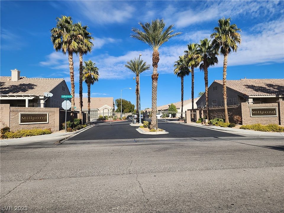 1st image of 9797 Hickory Crest Ct