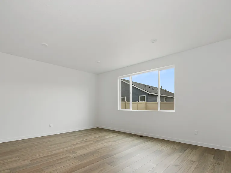 477 W Norwich St — Photo 6