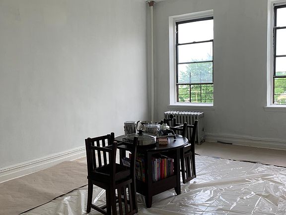 2nd image of 2567 Colden Ave
