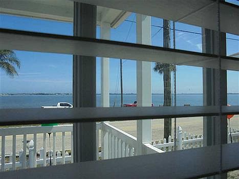 5th image of 21 NE Indian River Dr