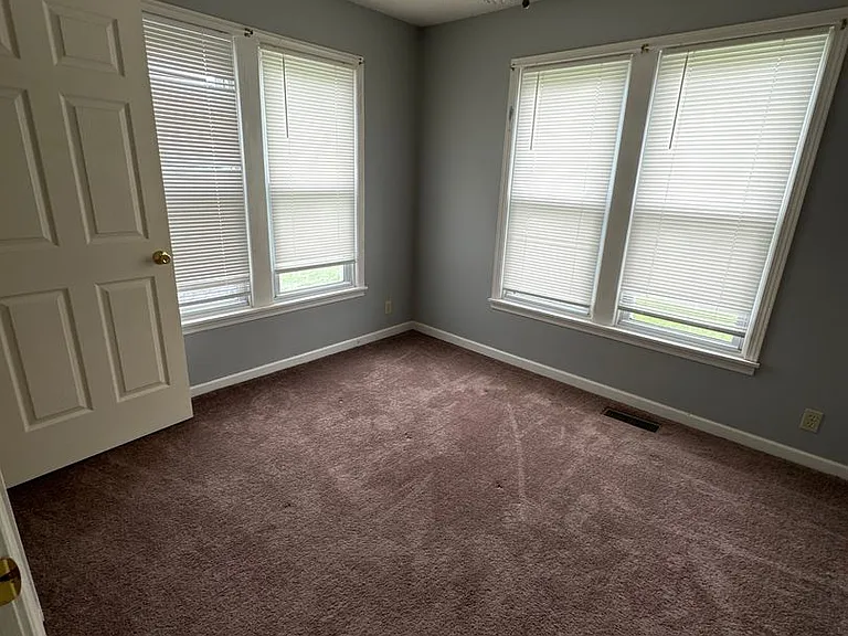 630 Elm St — Photo 10