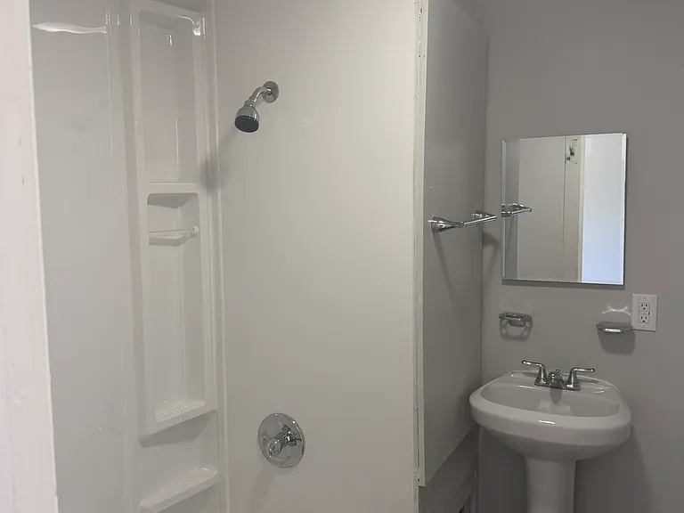 403 Maple Ave #B — Photo 6