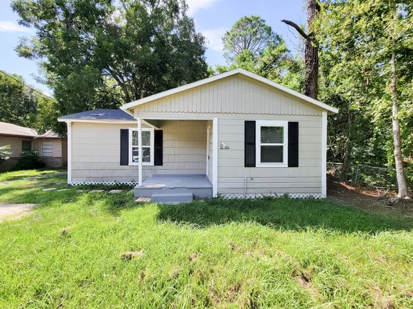 431 N Tinsley St, Angleton, TX 77515