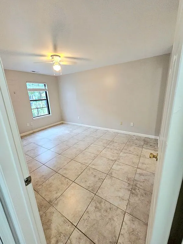 2 bed, 2.0 bath, 1055 sqft, $2,300 — Photo 4