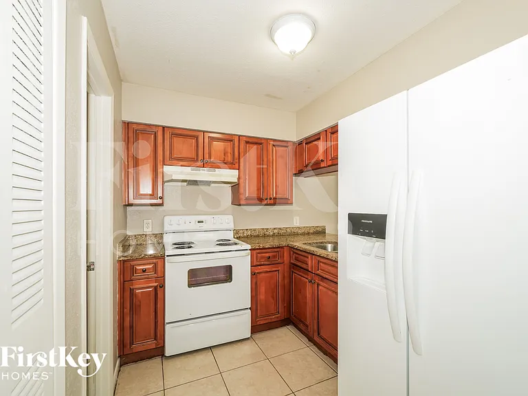 2224 E Hanna Ave — Photo 8