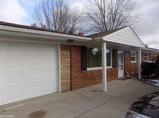 51156 Fairchild Rd, Chesterfield, MI 48051