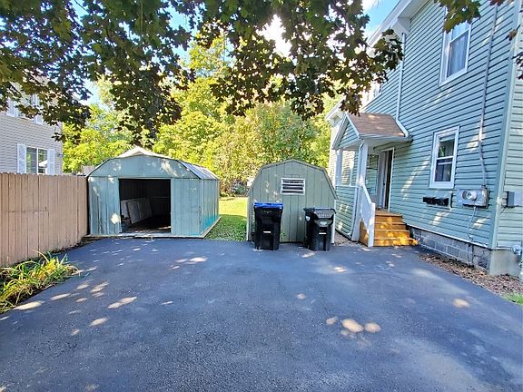 5th image of 135 Talcott St