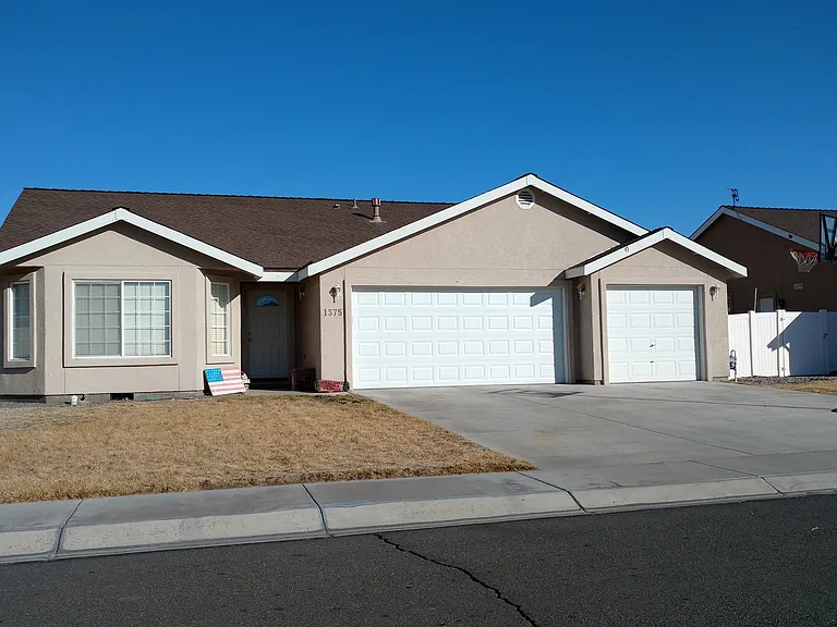 1375 White Bluffs Cir — Photo 1