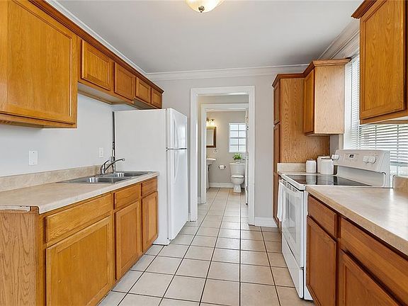 5th image of 6210-6212 Waldo Dr