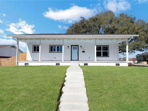 1919 Arrow Ln, Gretna, LA 70056