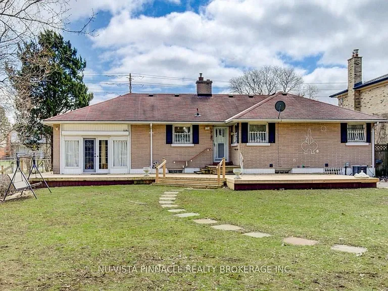 530 Huron St — Photo 20