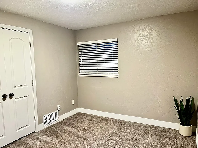 672 N 1060 W #NORTH 674 N — Photo 15