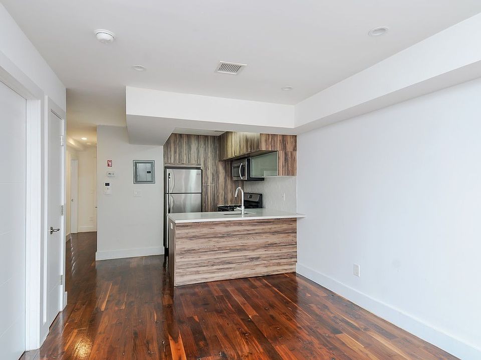 1st image of 838 Halsey St APT 3