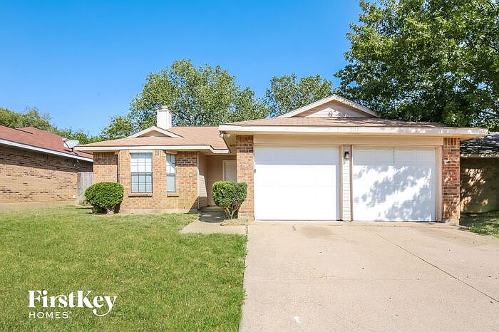 1st image of 207 Caprock Dr