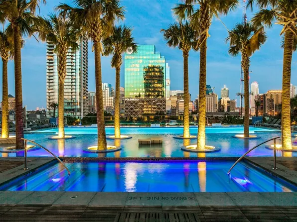 3130 N Harwood St APT 1002, Dallas, TX 75201