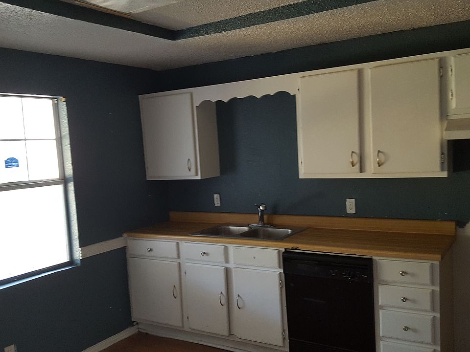 1st image of 505 Flowers St