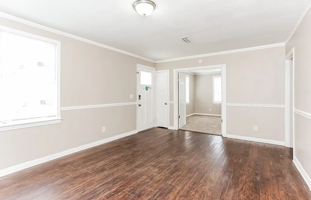 3 bed, 1.0 bath, 1024 sqft, $1,270 — Photo 4