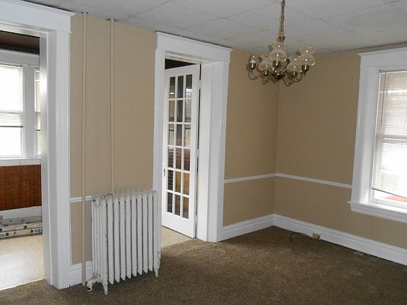 2nd image of 732 Summit Ave