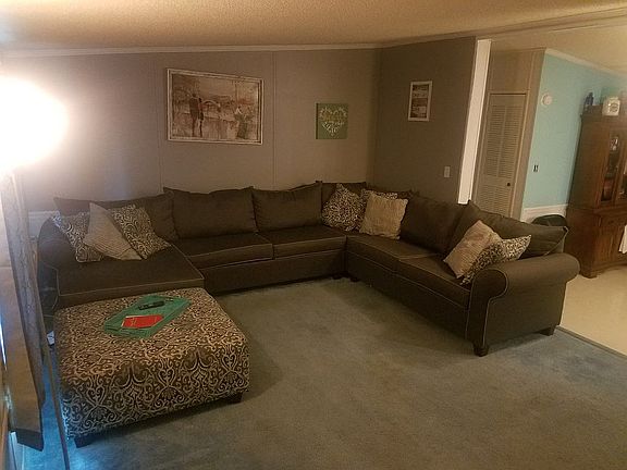 3rd image of 141 Lorraine Dr