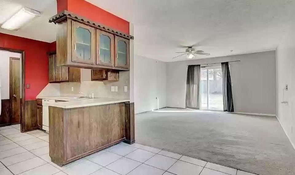 2nd image of 1106 Louise Ln