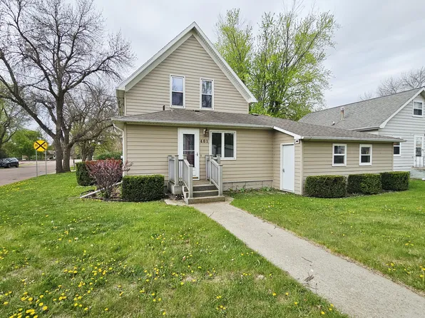 401 Chase St NW, De Smet, SD 57231