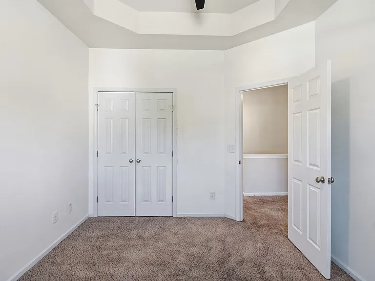 412 Savannah Dr — Photo 10