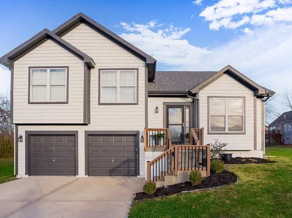 929 Sutherland Dr, Louisburg, KS 66053