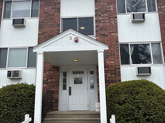 2nd image of 5 Turnpike Rd APT 226