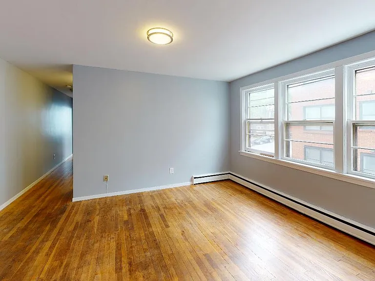 1143 Queen St #32 — Photo 10