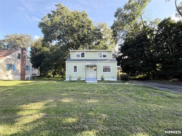 128 Catherine Avenue, Mahwah, NJ 07430