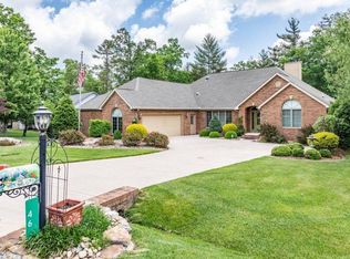 46 Roundstone Ter, Fairfield Glade, TN 38558
