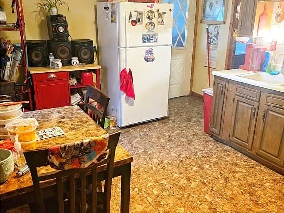 3rd image of 104 Warsaw St