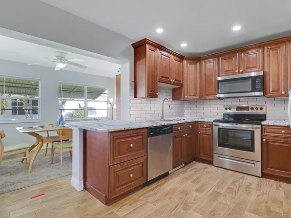 2389 SW 10th Avenue, Boynton Beach, FL 33426