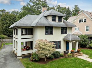 22 S Park Ave, Longmeadow, MA 01106