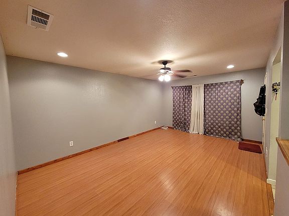 4th image of 1639 Woodworth Ave