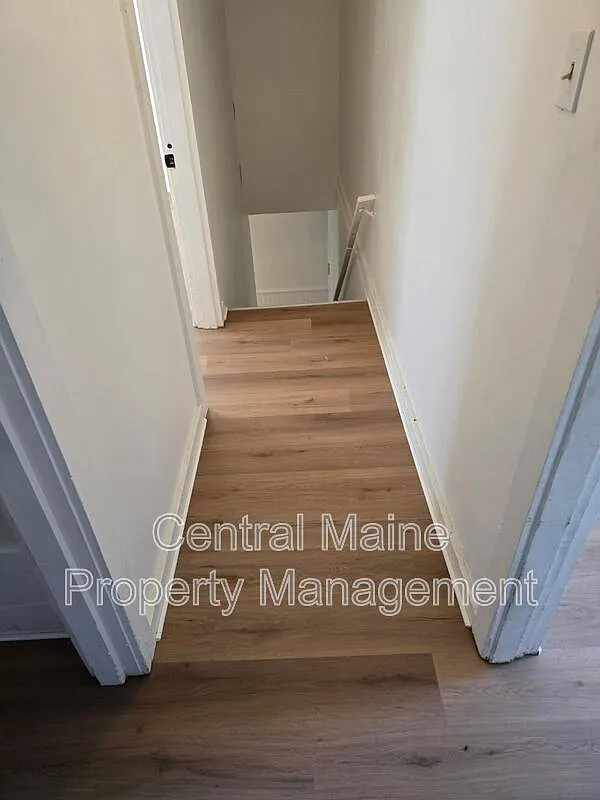 2 bed, 1.0 bath, $1,400 — Photo 2