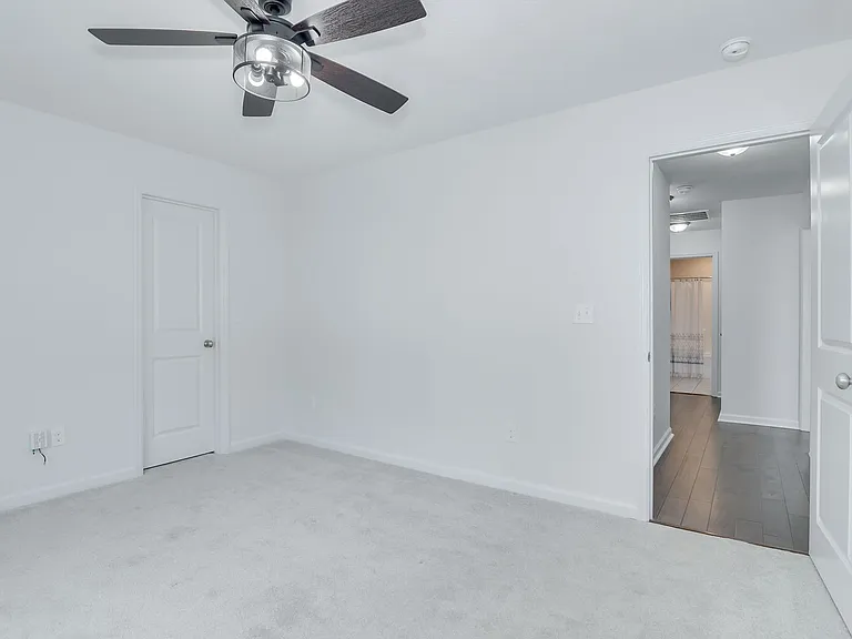 810 Fenwick Ct — Photo 32