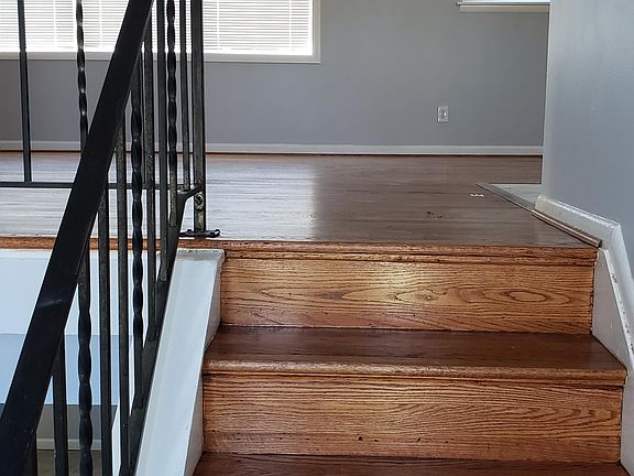 Stairway to Main Level