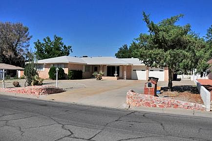 1st image of 2525 Desert Dr