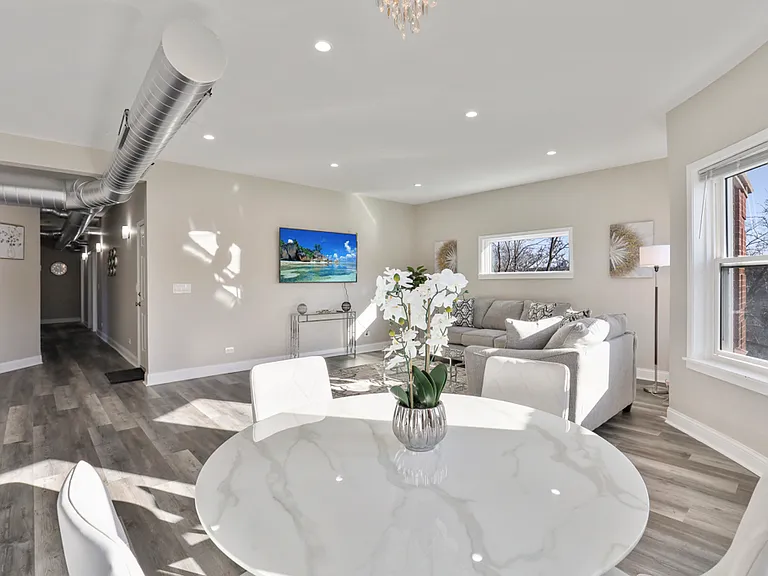 1111 Bonnie Brae Pl #3W — Photo 3