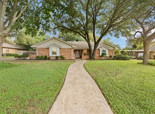 907 Stonelake Dr, Cleburne, TX 76033