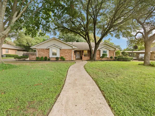 907 Stonelake Dr, Cleburne, TX 76033