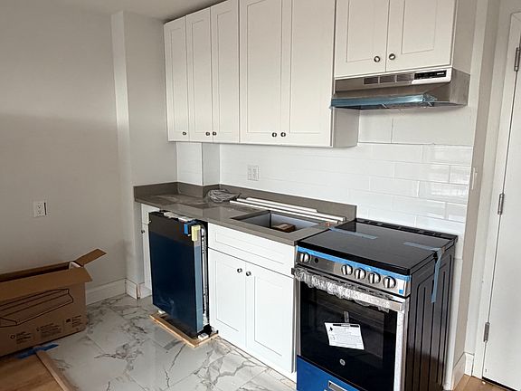 4th image of 7542 Grand Central Pkwy N #6A