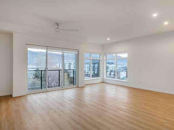 5th image of 604 Cawston Ave #608